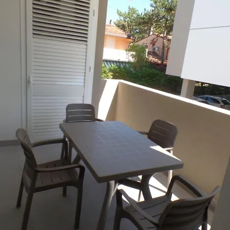 Village With Shared Pool, Hot Tub, Shared Garden Apartman *