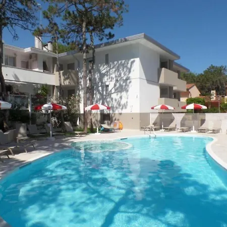 Village With Shared Pool, Hot Tub, Shared Garden Apartament Bibione